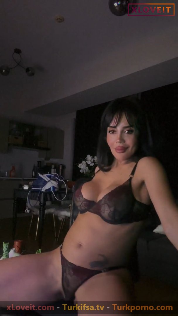 Melek Özçağan ifşa Sexy hatundan yayın videosu seyret