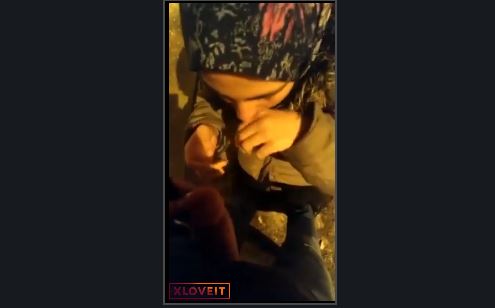 Türbanlıyı ağlata ağlata sakso çektirdi